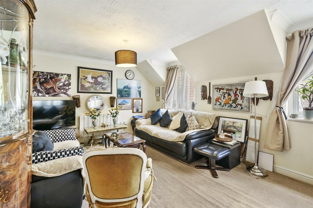 Flat 35, Bishops Court - y40L6jGLrJqEpYQCStwF.jpg