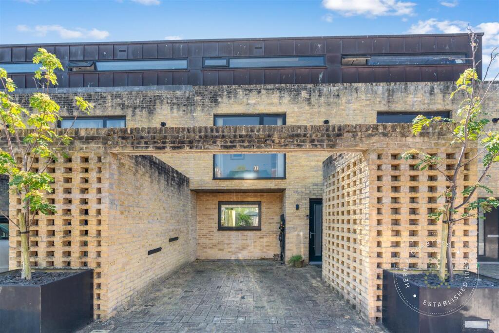 Conway Mews, Hern Crabtree (44).jpg