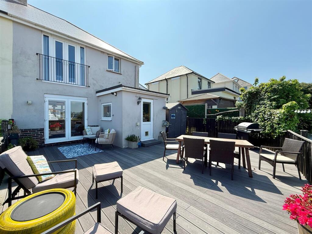 Rear Left Quarter.JPG