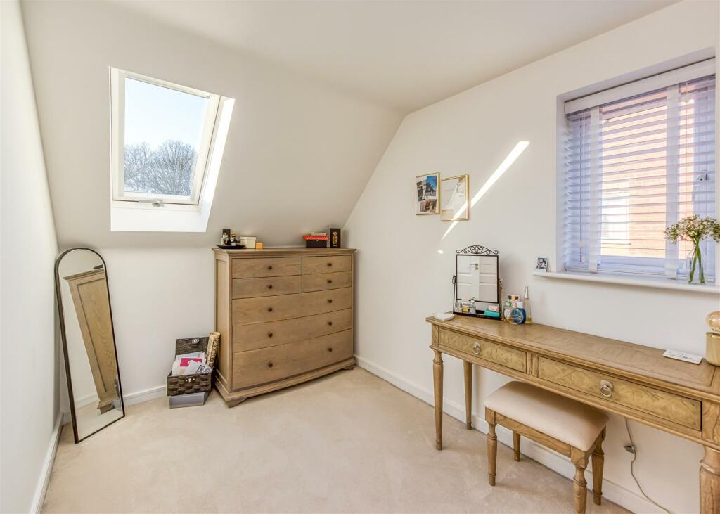 21 Wootton Drive-Principle Bedroom.jpg