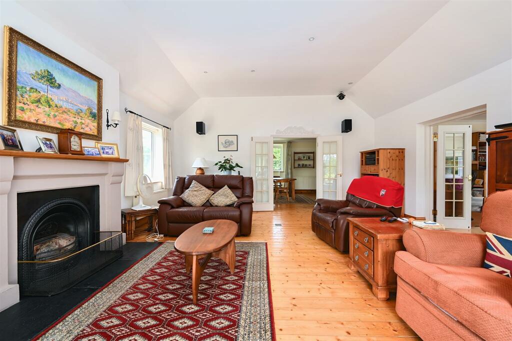 St.Helens View - Parsonage Lane - TN35 4SH (5).jpg