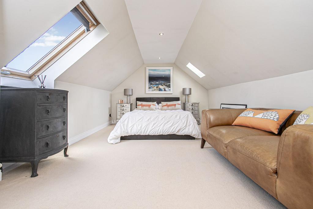 BEDROOM 4