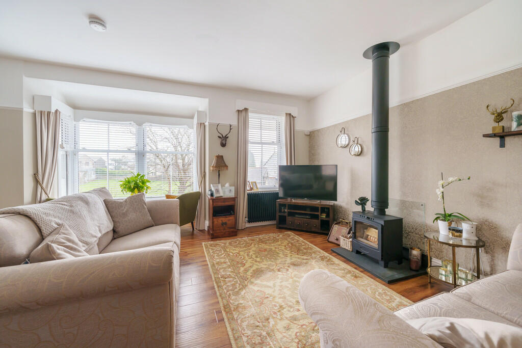 Open Plan Living/...