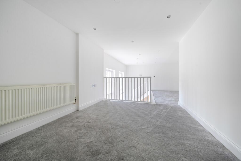 1318409-9-6880efb...