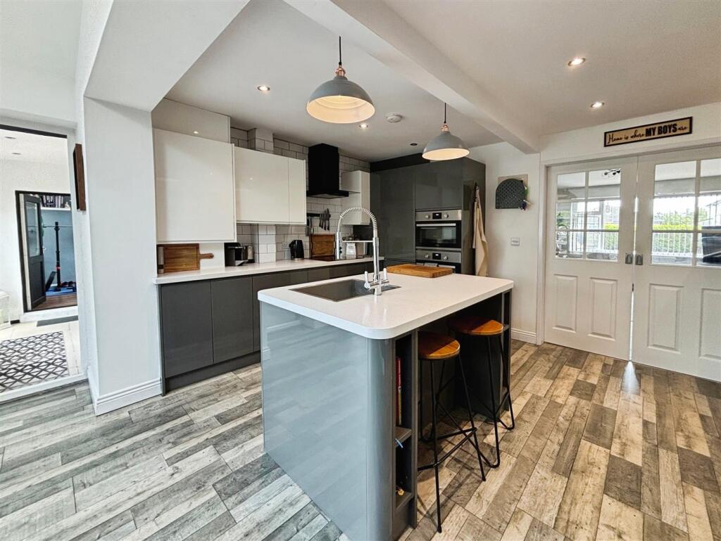 Kitchen/Family Room