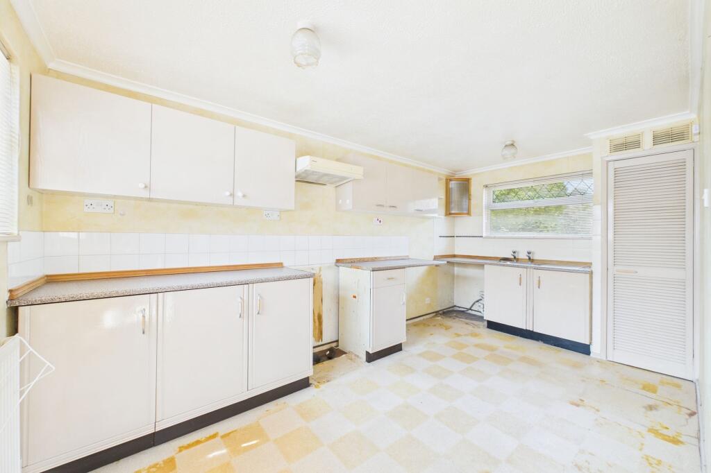 Kitchen / Breakfast Room
