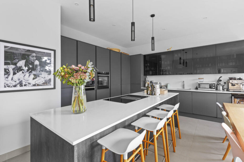 Hill View House, 2a Hillside Road, SL7 3JY (LOW RE