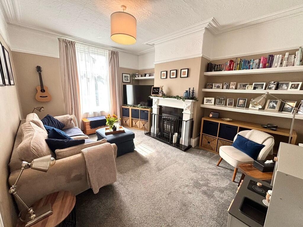 Living room 3