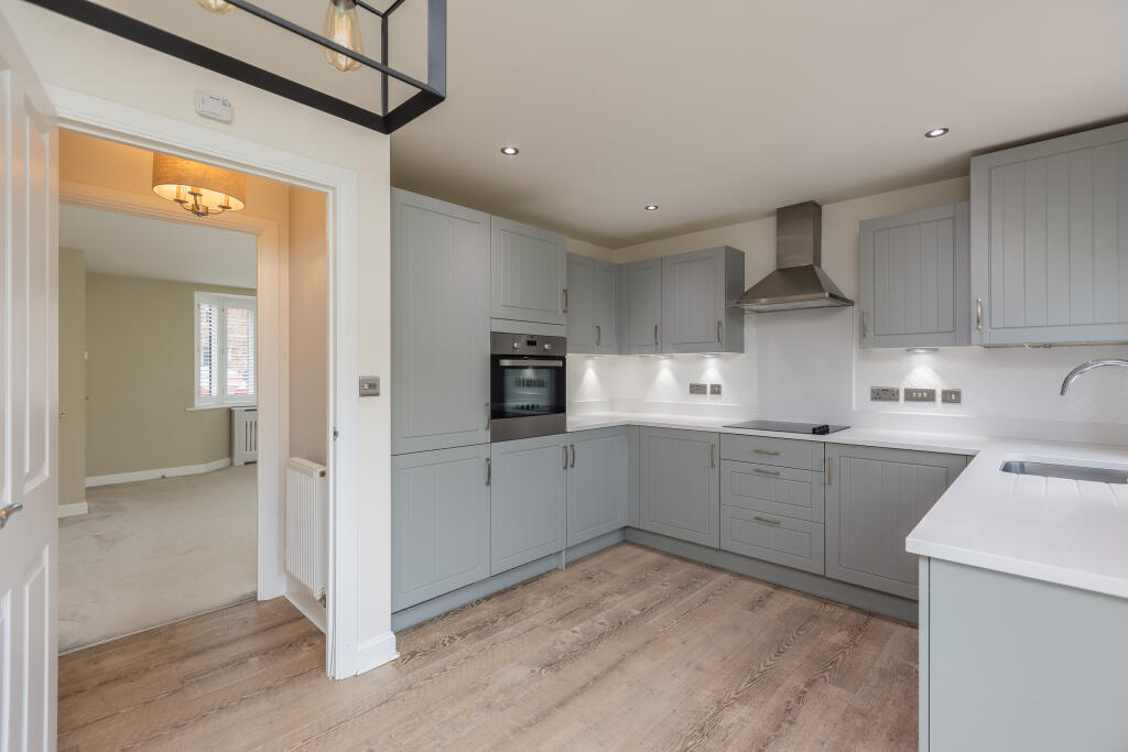 Waterside Court 6 Kitchen Diner-3