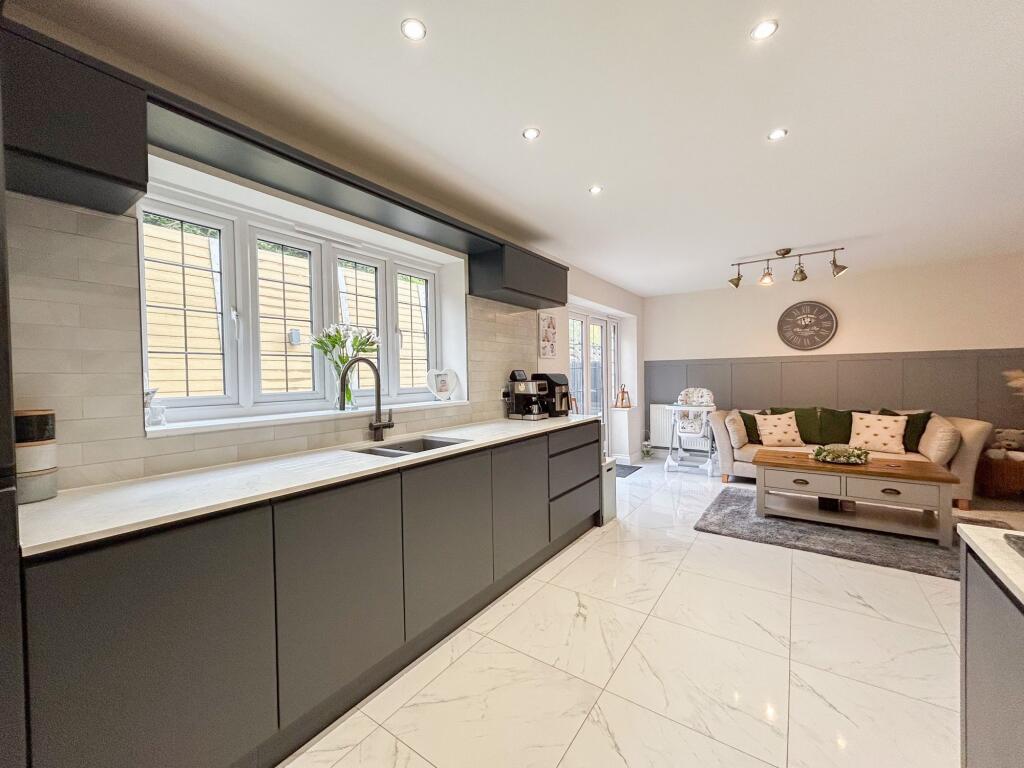 Kitchen/Dinning Room