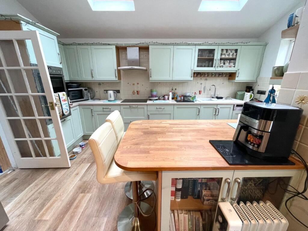 Kitchen two.JPG