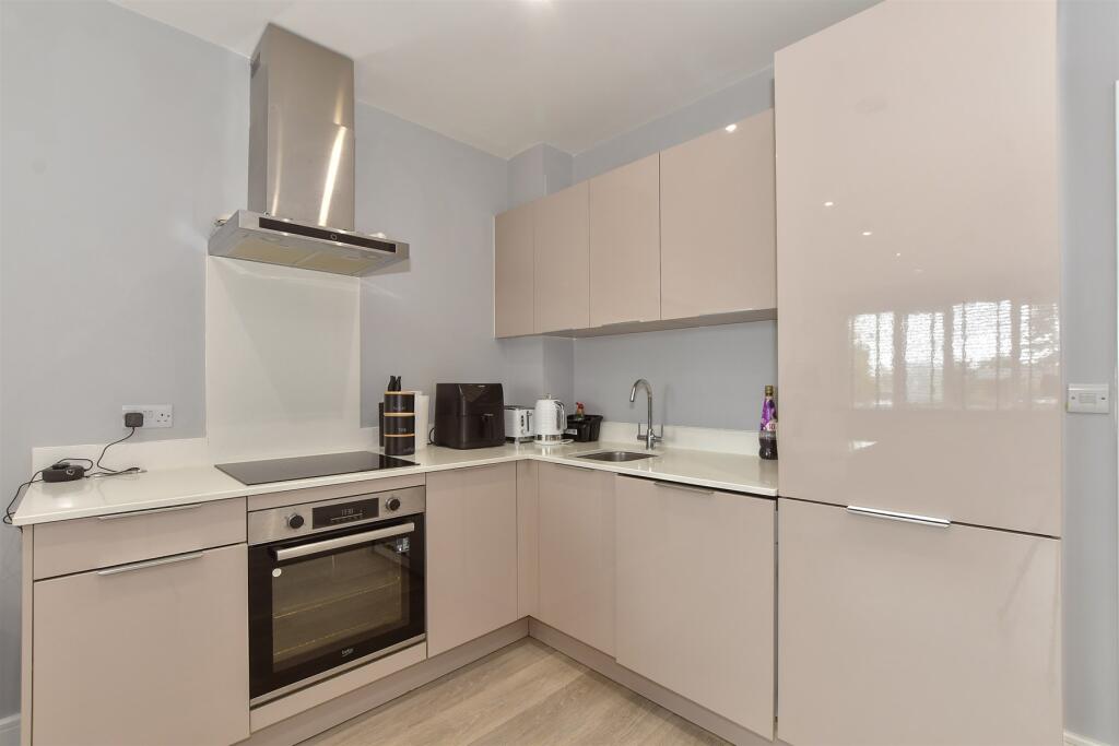 Lounge/Kitchen
