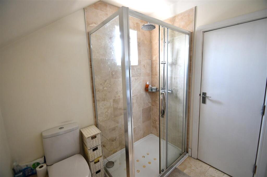 SHOWER ROOM/WC