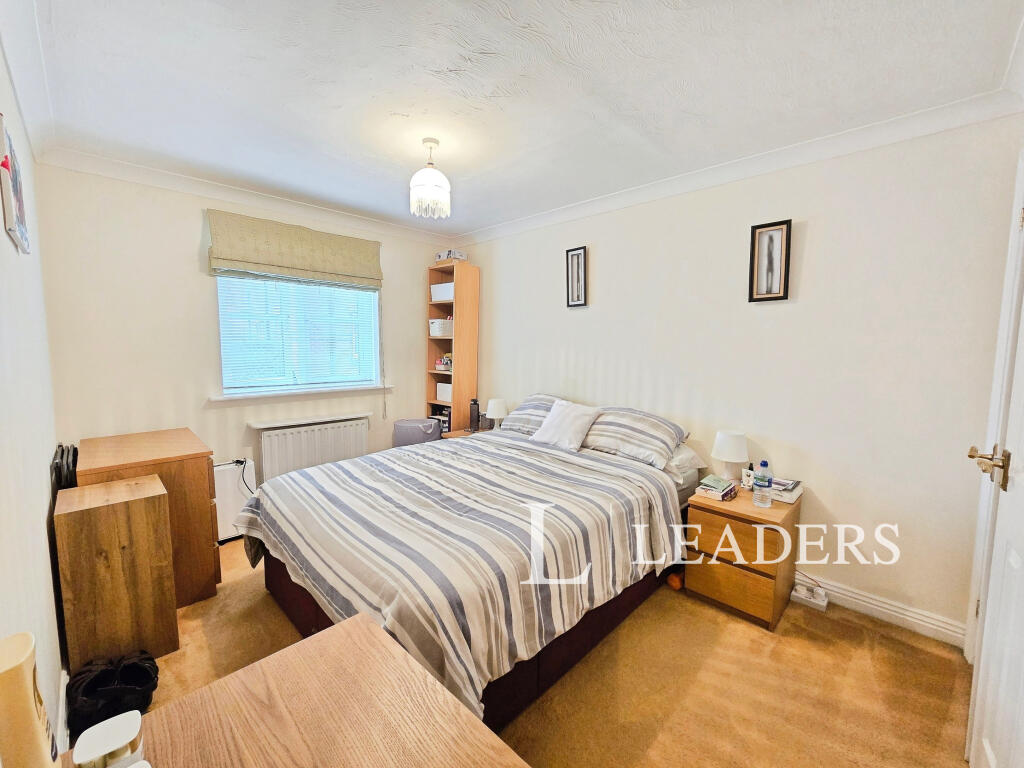 9 Master Bedroom