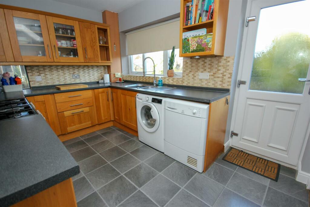 Kitchen1.jpg