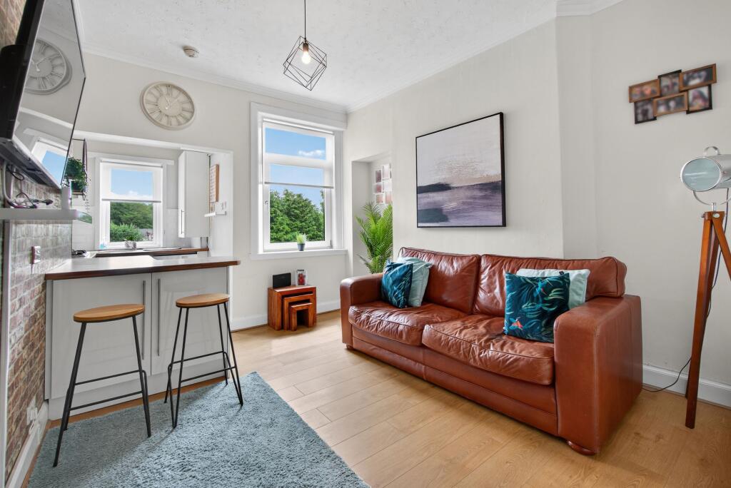 Lounge / Kitchen