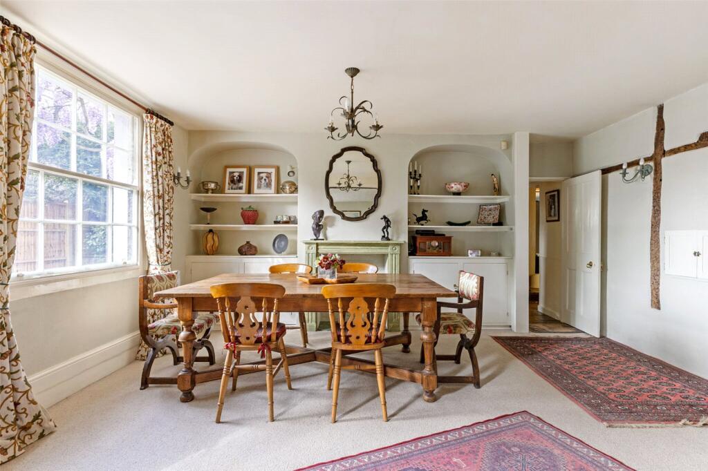 Sitting/Dining Room