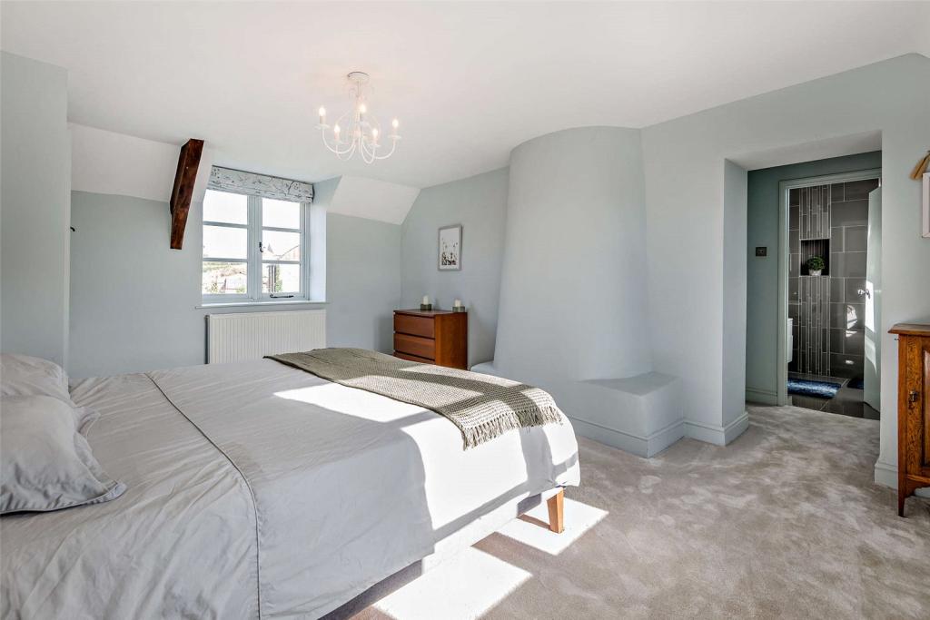 Principle Bedroom2