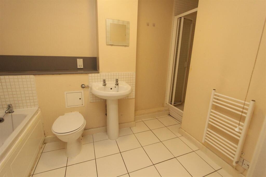 Bathroom.JPG
