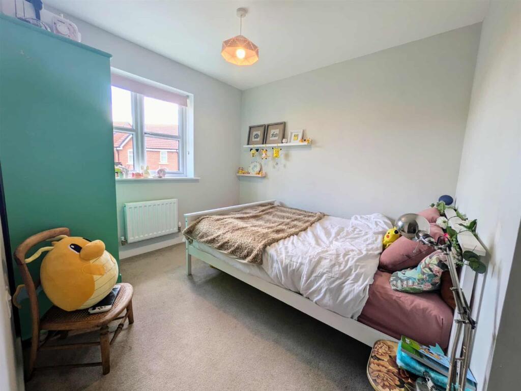 2 Hardy Close - Bedroom 2 Photo2 08-09-25.jpg