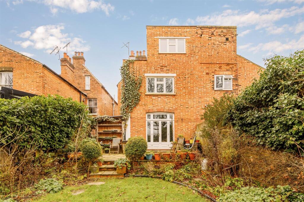 36 Buxton Gardens-8.jpg