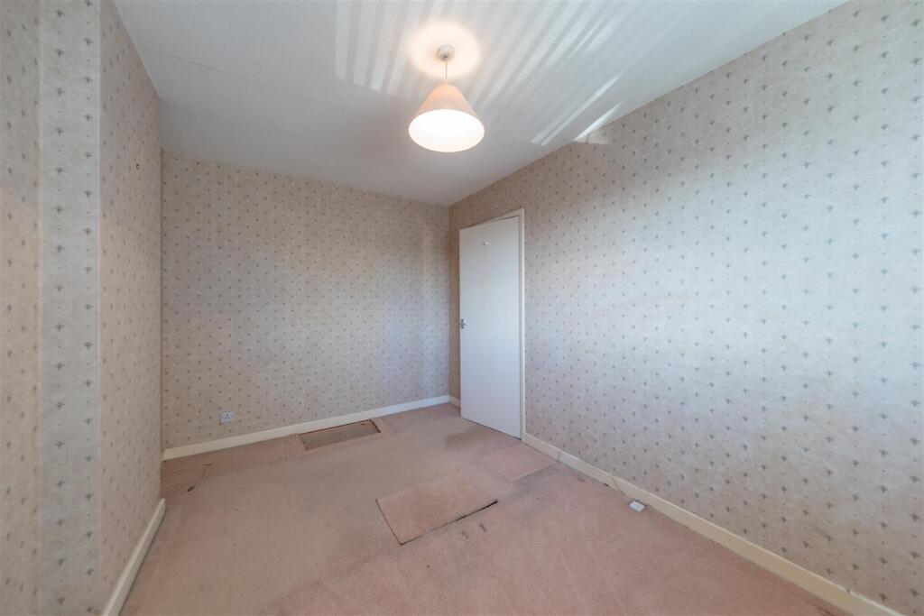 8 Roberts Road-011.jpg