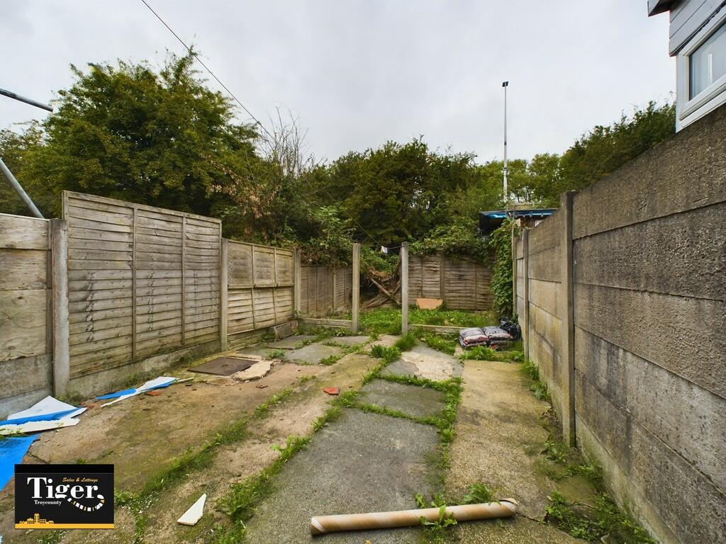 CAM02176G0-PR0318...