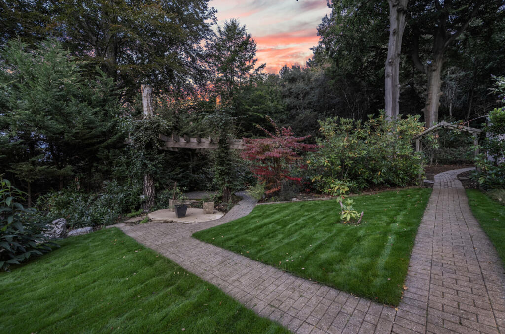 1347655-11-68bb34...