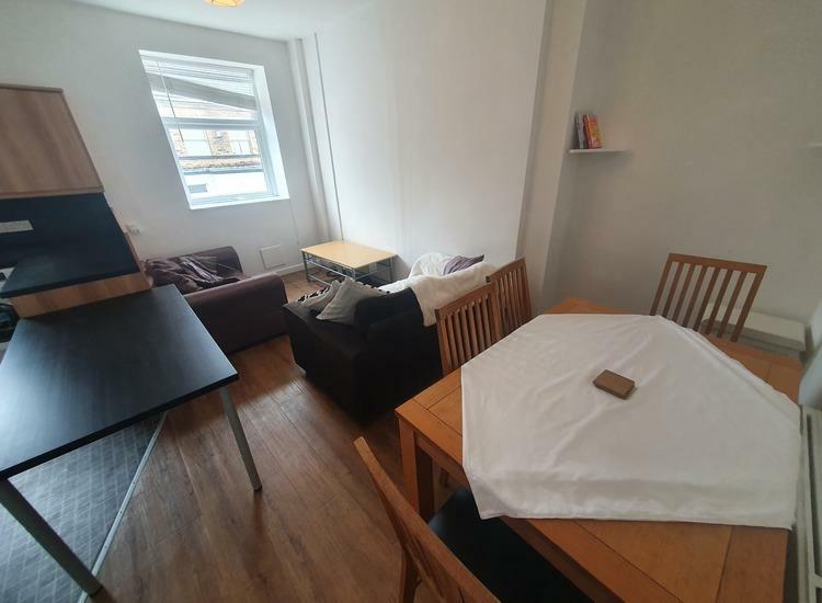 Living Room 1.jpg