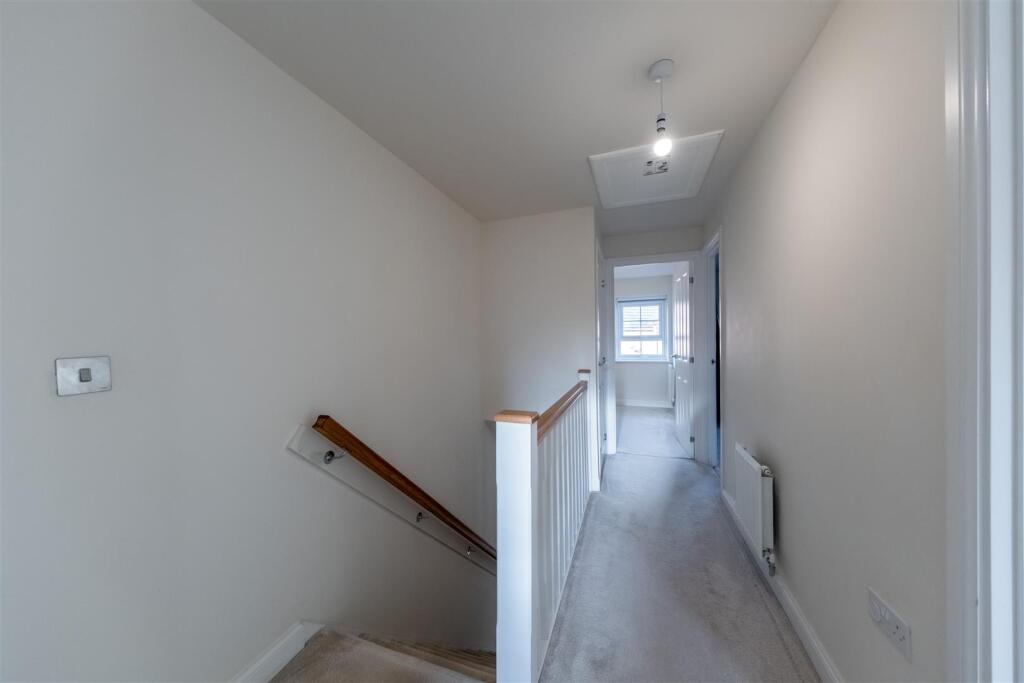 3 Dahlia Crescent-022.jpg