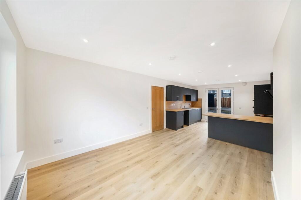 Lounge/Kitchen
