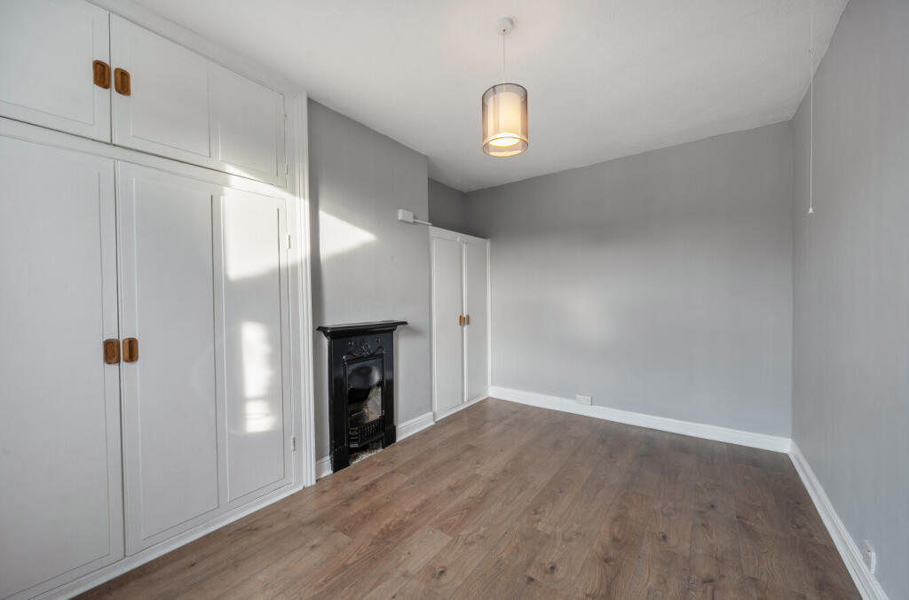 1392934-7-69414af...