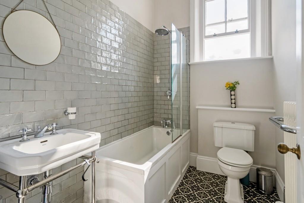 75862_Flat 5, Pixham Firs, Pixham Lane  (24).jpg