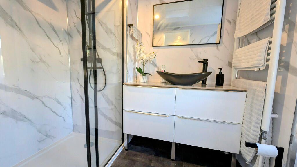 Ensuite Shower Rm