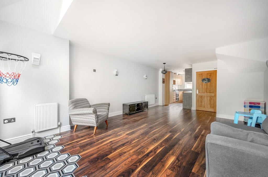 1303335-5-683d6f0...