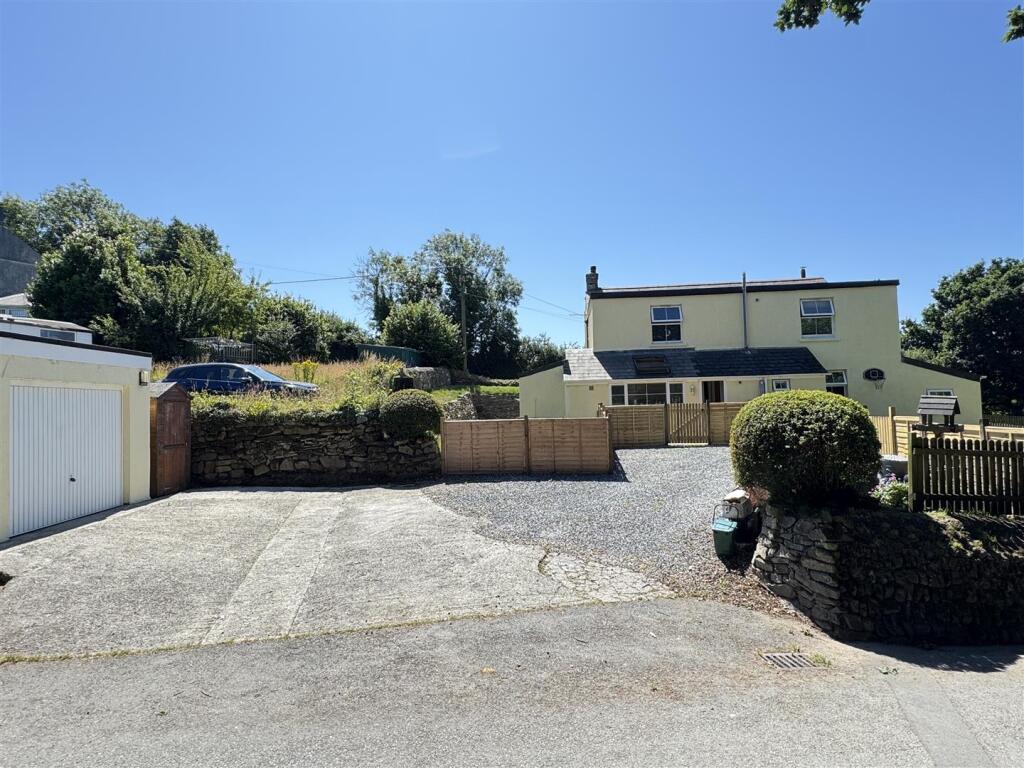 Garage Drive &amp; Cottage