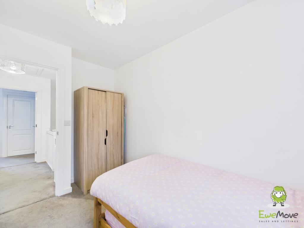 EweMove Estate Agents Basingstoke - Longwood Copse