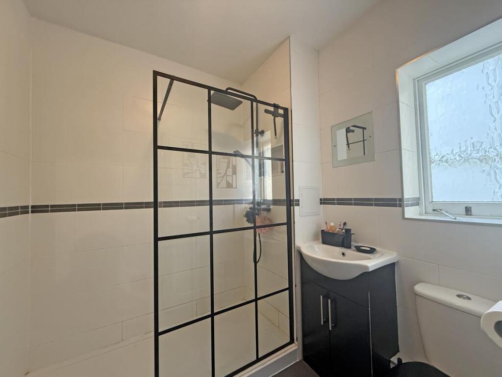 Ford Park Road 10b - Shower Room...jpg