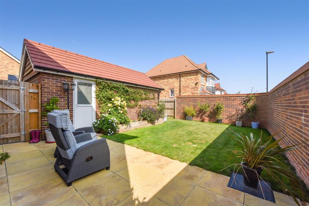 Rear Patio Garden