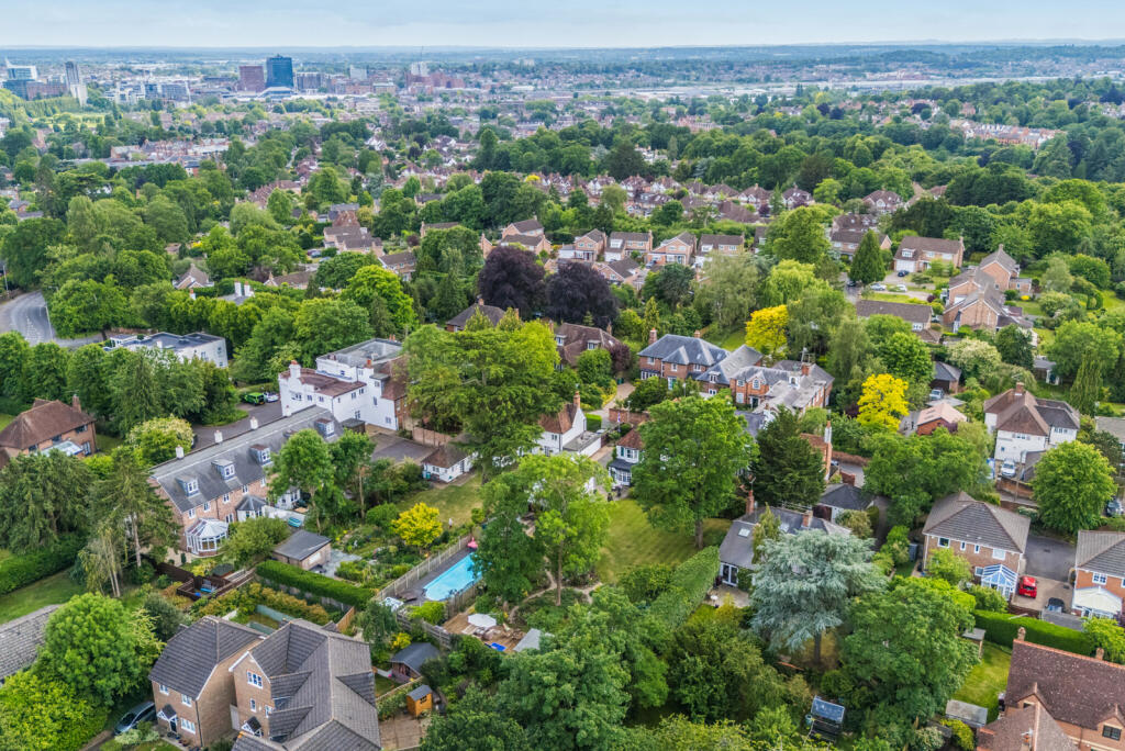 1300661-5-6839e2e...