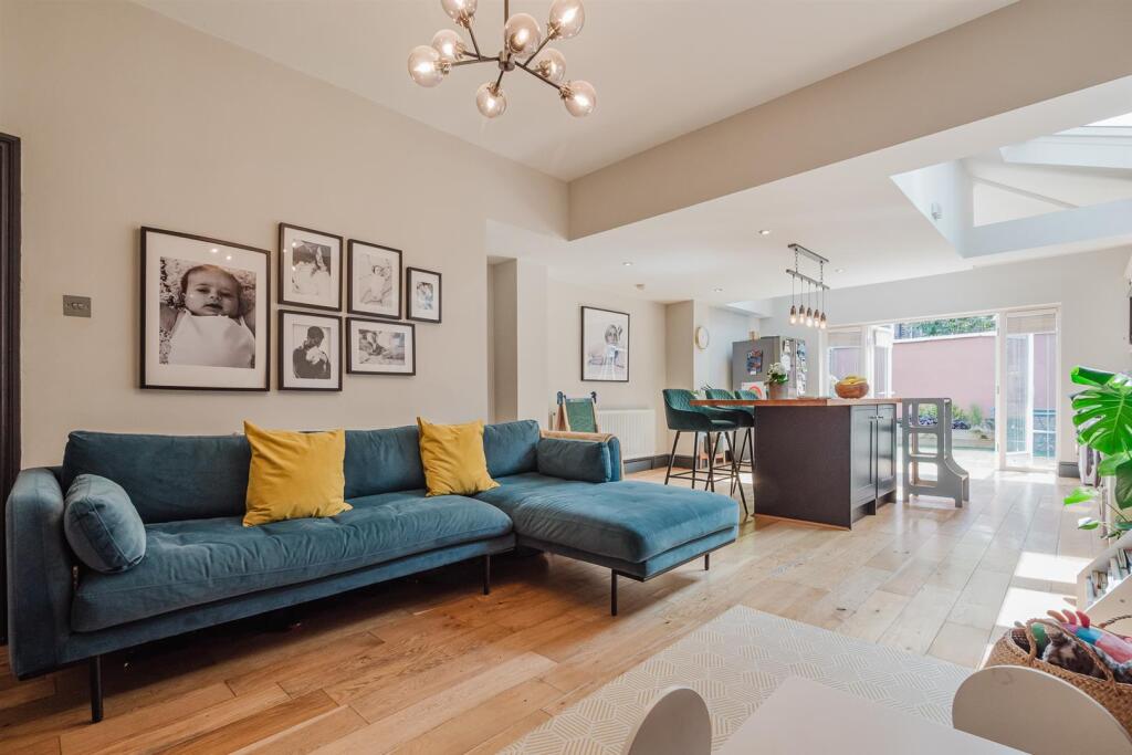 Live In Dining Kitchen