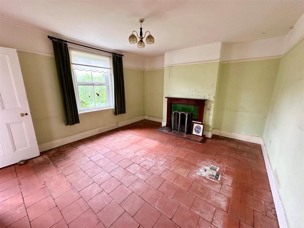 lounge with fireplace.jpg