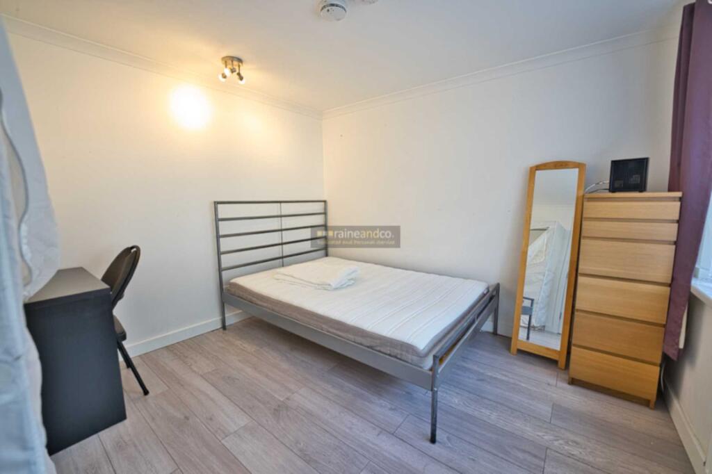 Willow Way, Hatfield