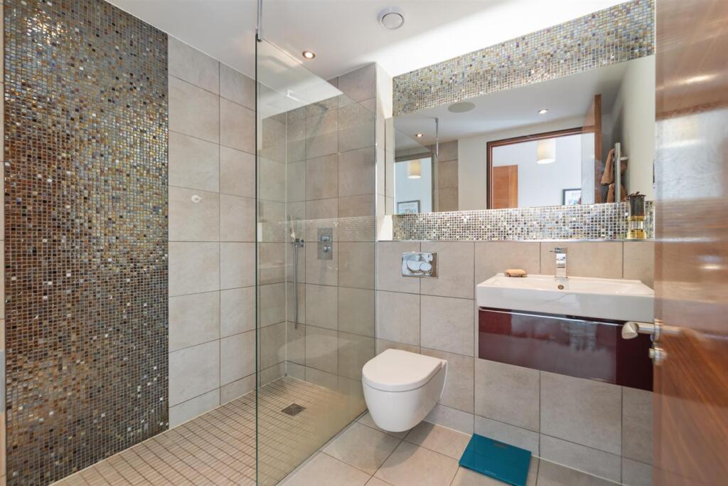 Master Ensuite
