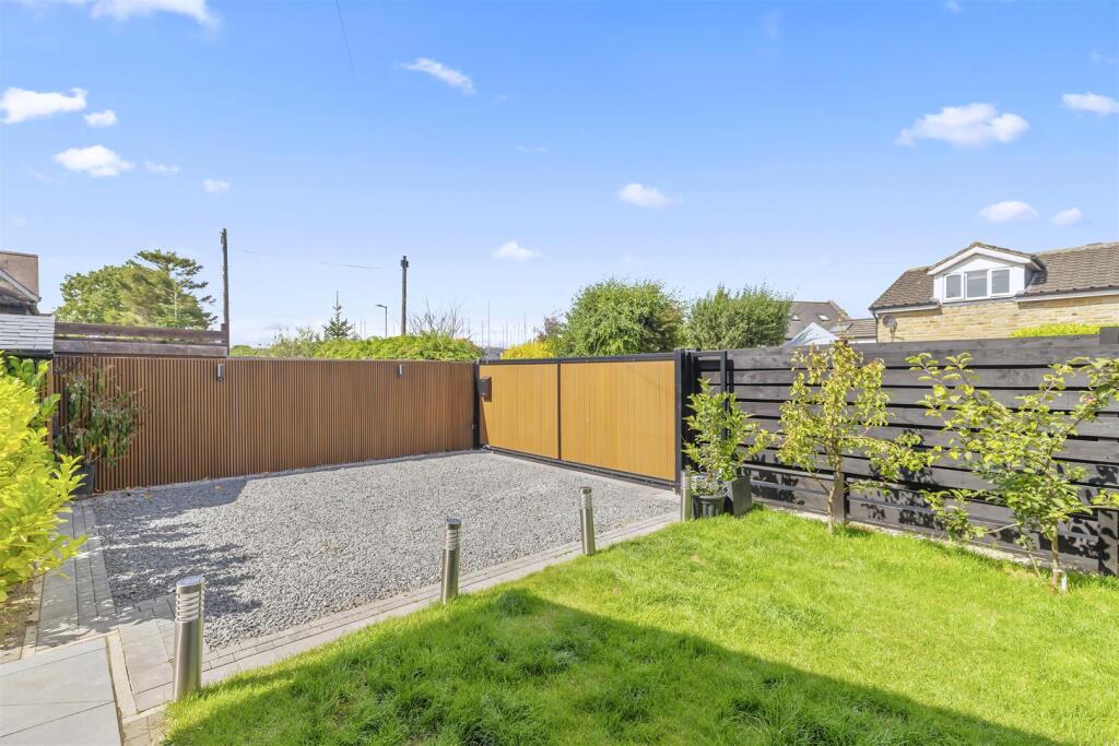 Electronic gates To The Parking