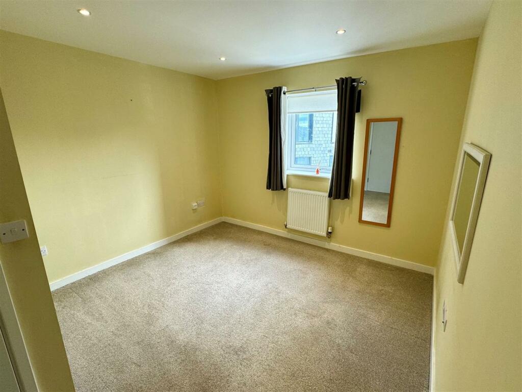 7 Tre Lowen Bedroom 1