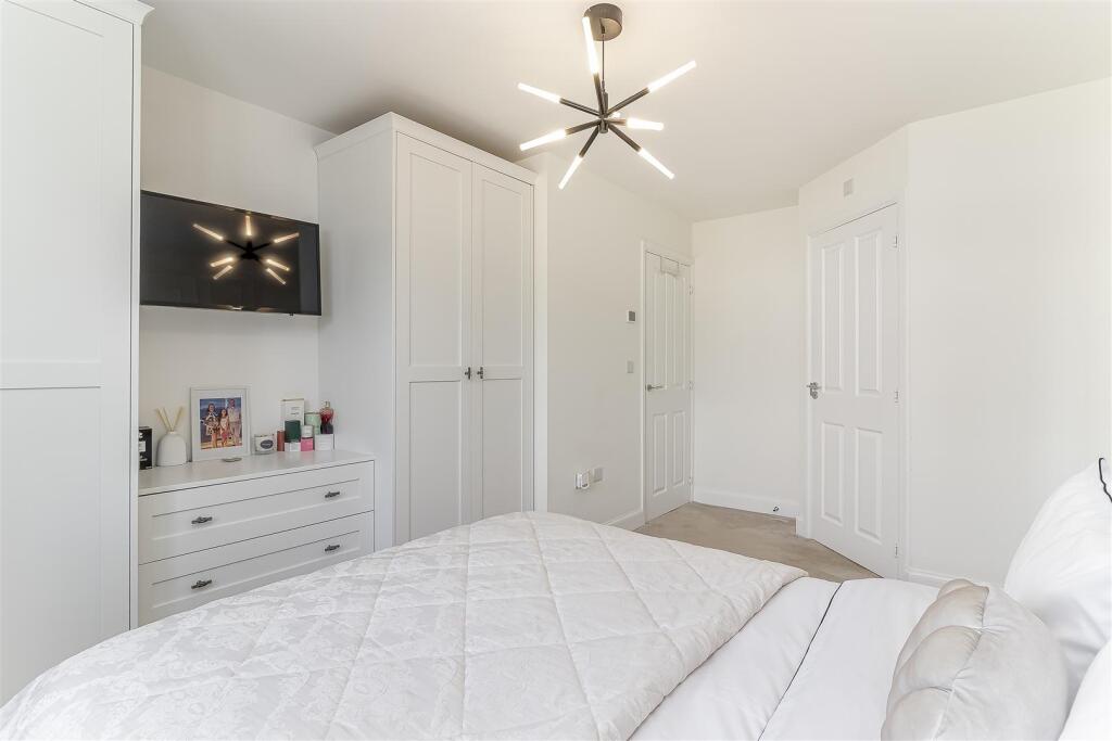 Master Bedroom - B.jpg