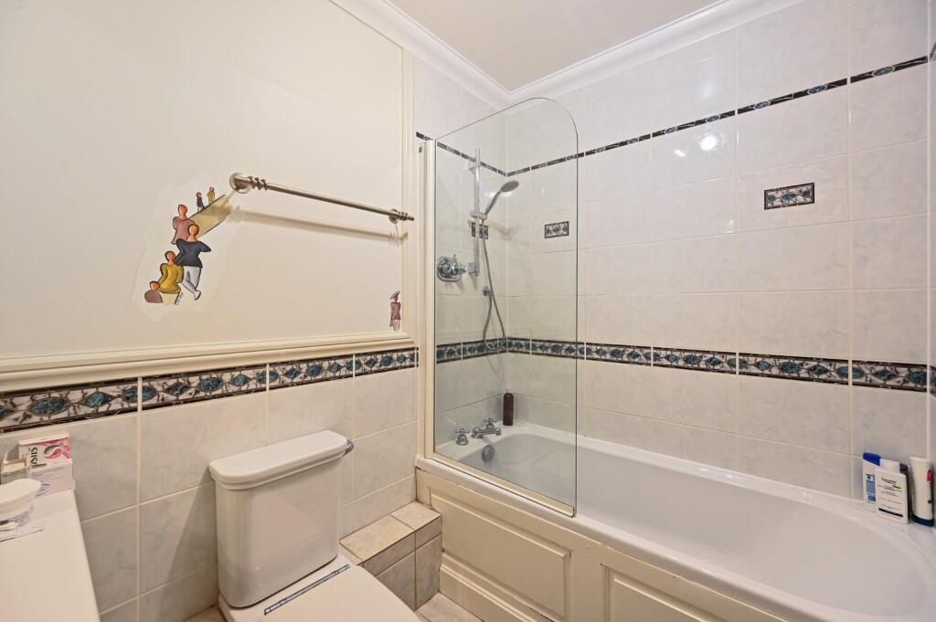 RCTEC- 14 parklands- bedroom A ensuite 3 (1).jpg