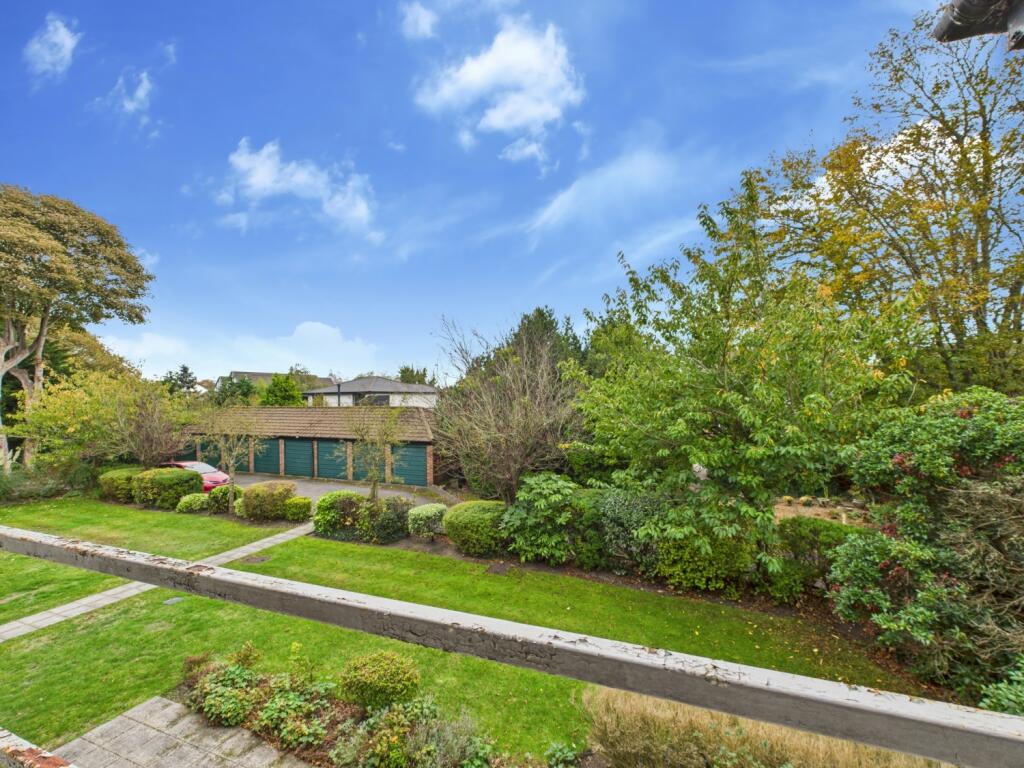 CAM02386G0-PR0147-STILL020