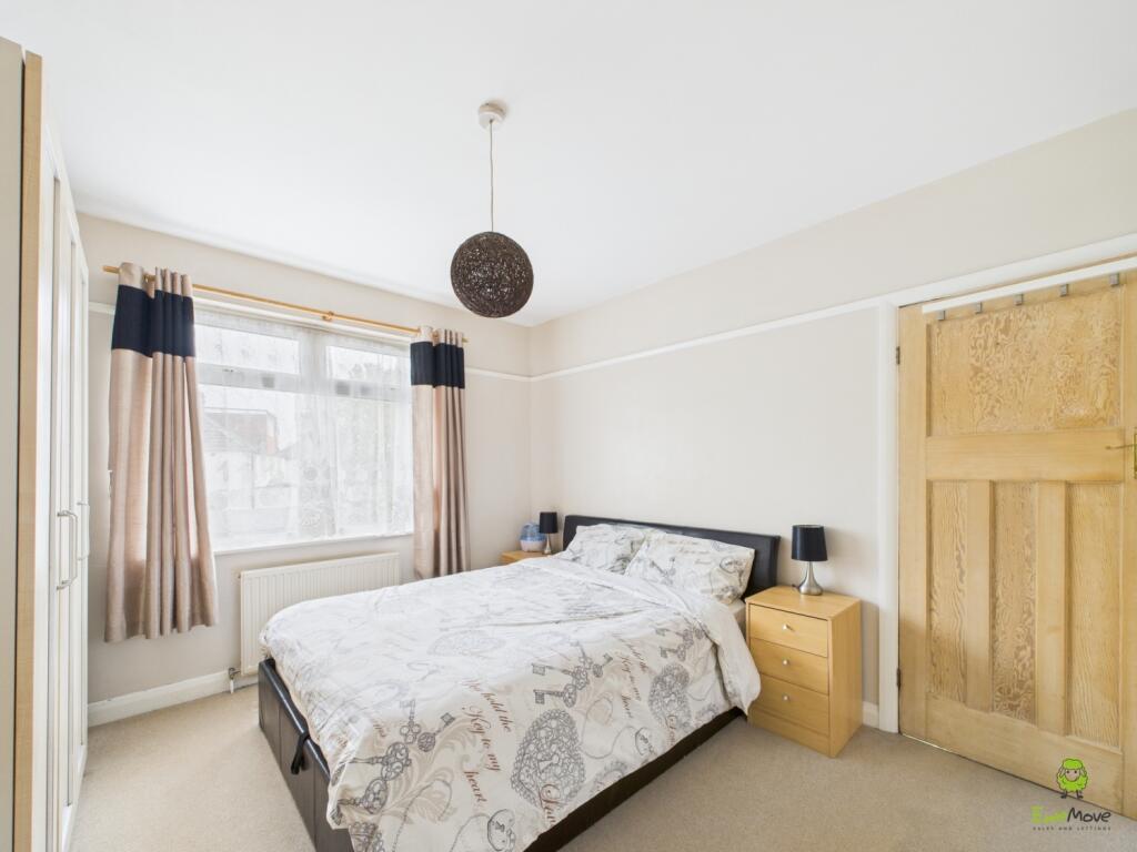 Presented by Nicoleta at EweMove Bexleyheath and D